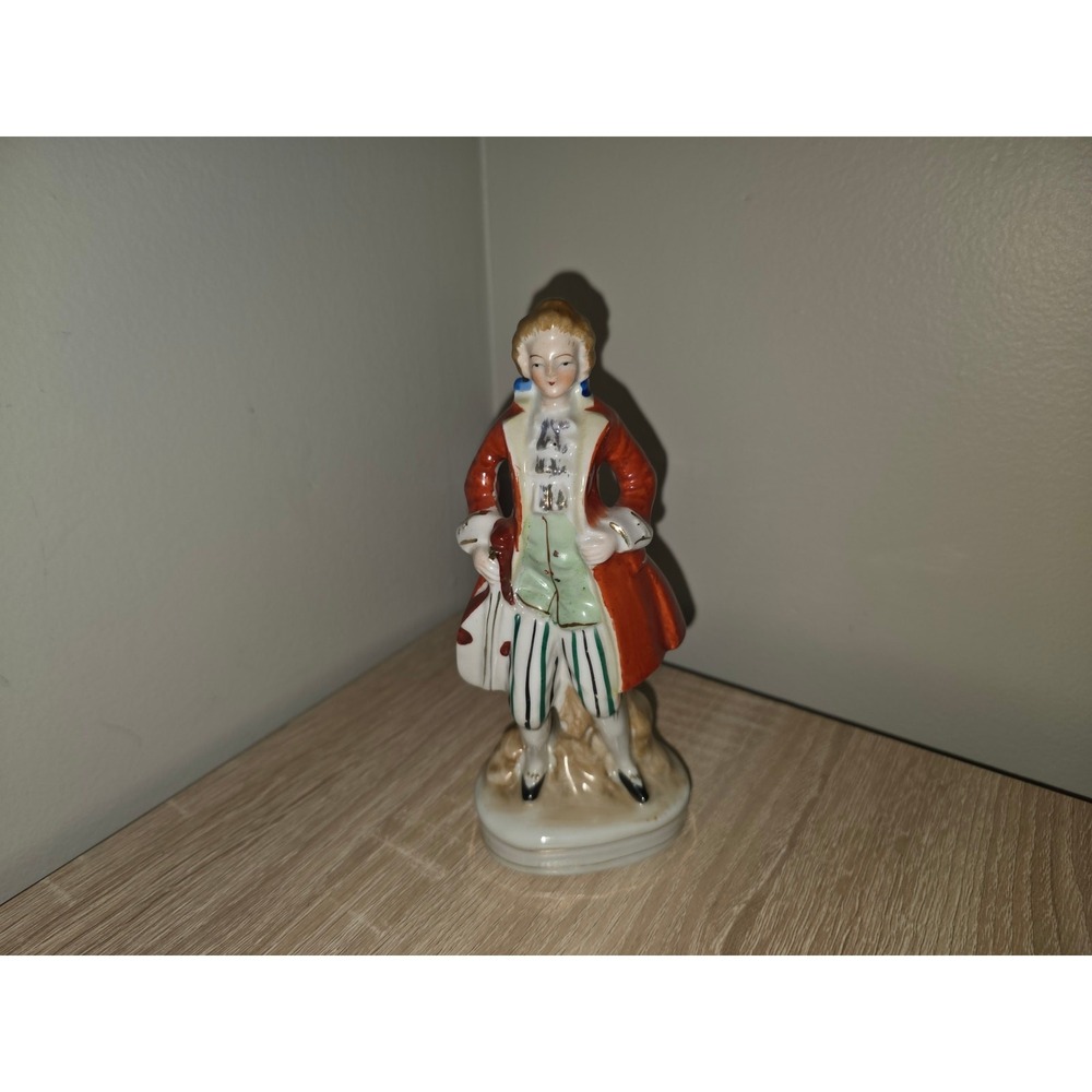 Vintage Made in Occupied Japan Porcelain Colonial Gentleman Figurine Red Coat